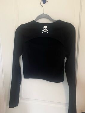 soulcycle Black Long-Sleeve Crop Top with White Skull Accent